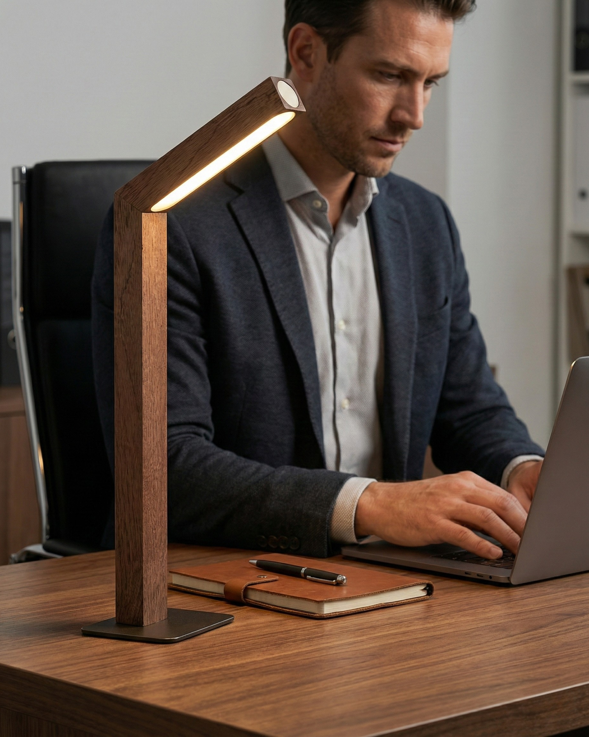 WOODI — Lampe de Chevet en Bois, Sans Fil Rechargeable