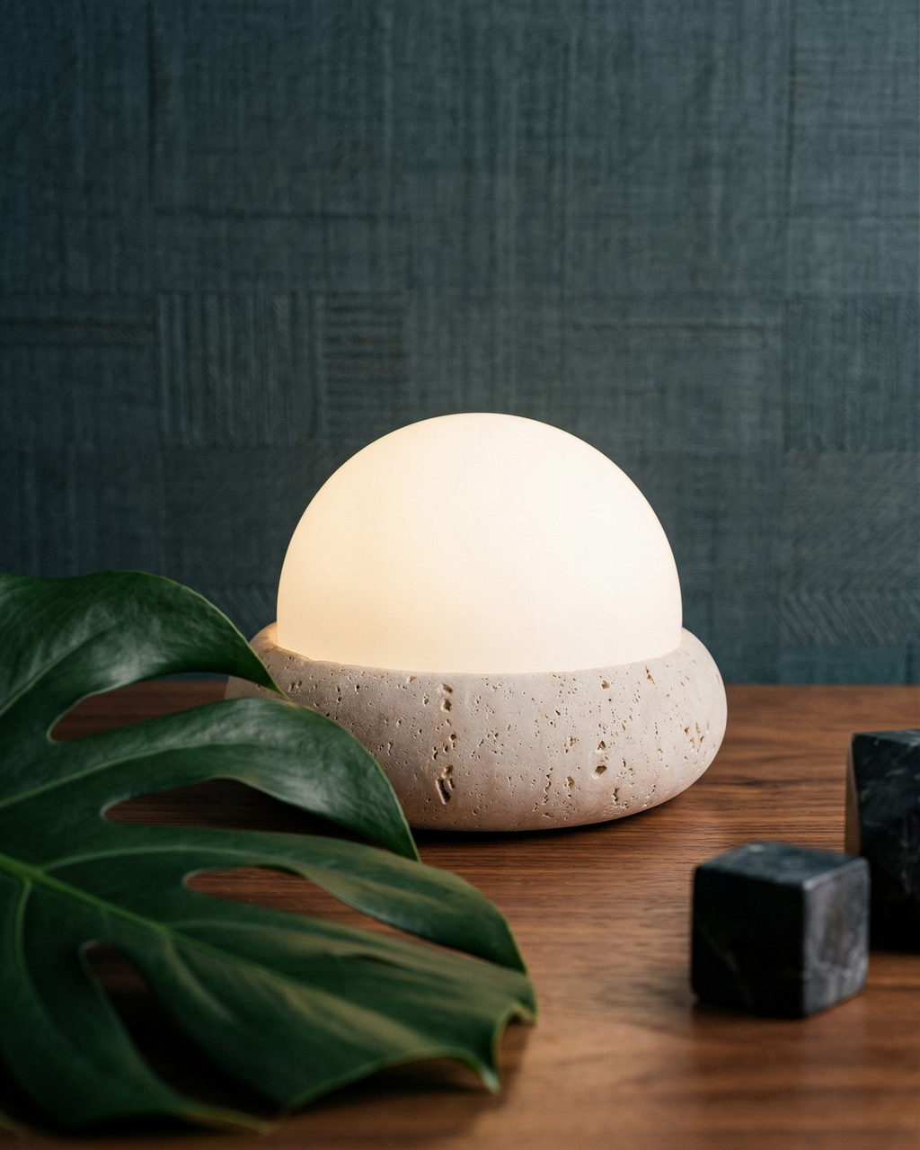 EON — Lampe à Poser en Travertin, Sans Fil Rechargeable