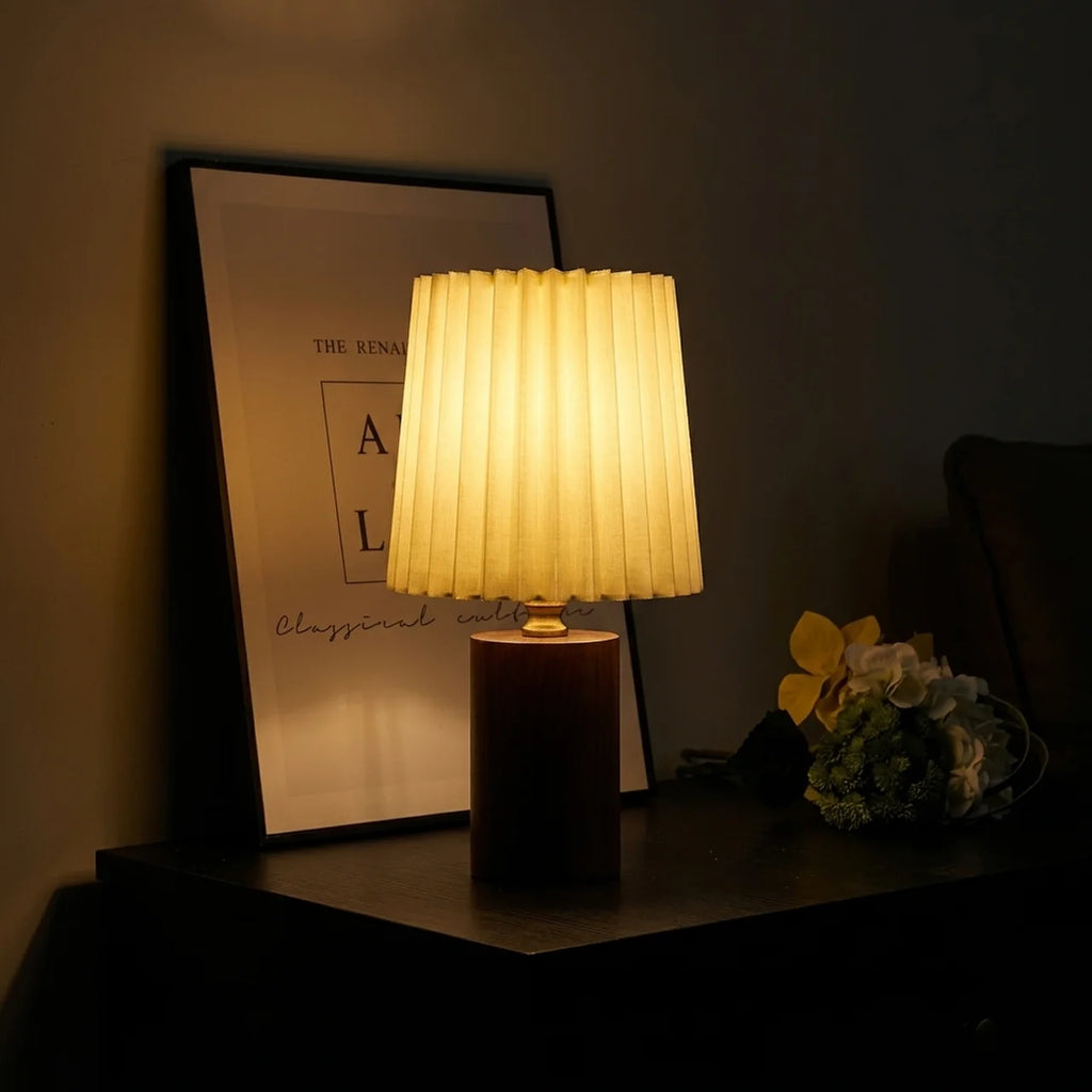 Lampe de Chevet Vintage – Abat-jour Plissé & Bois Massif